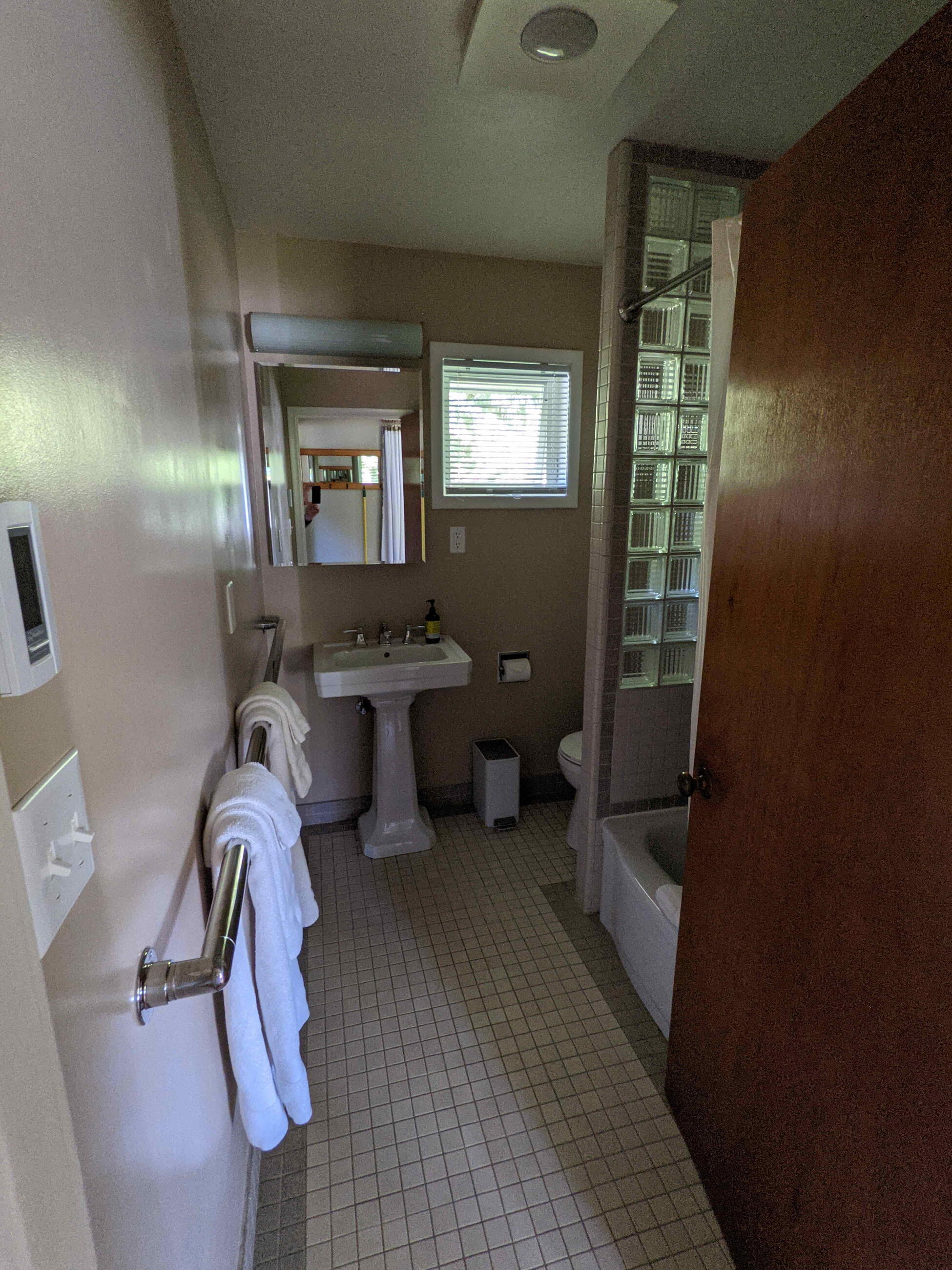 Suite 1 Bathroom