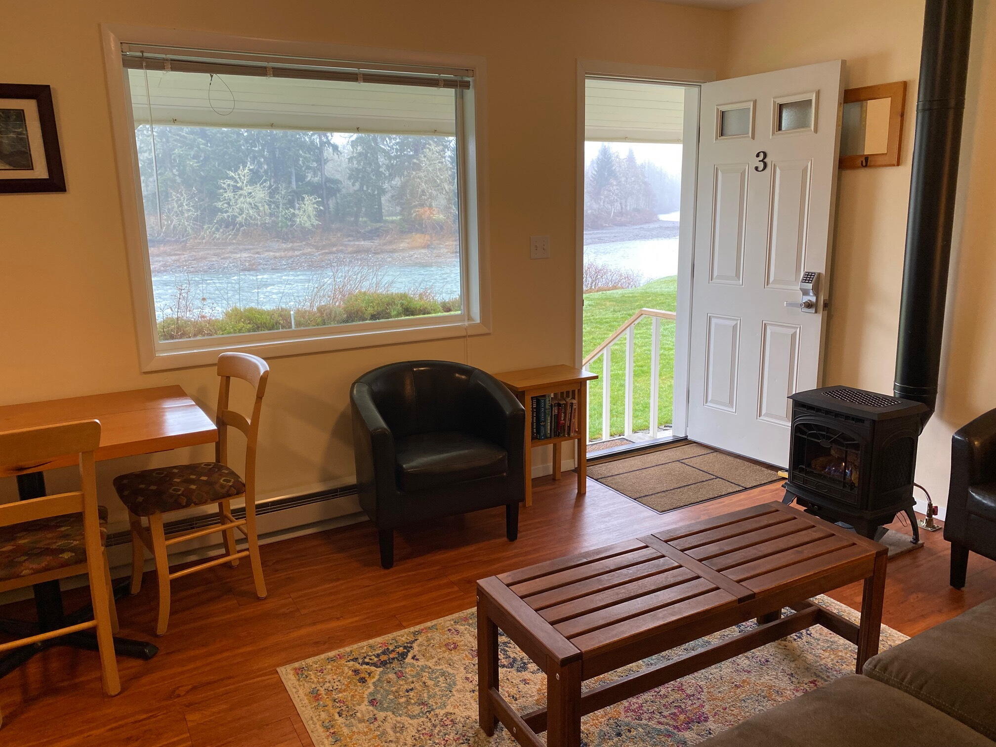 Suite 3 entry