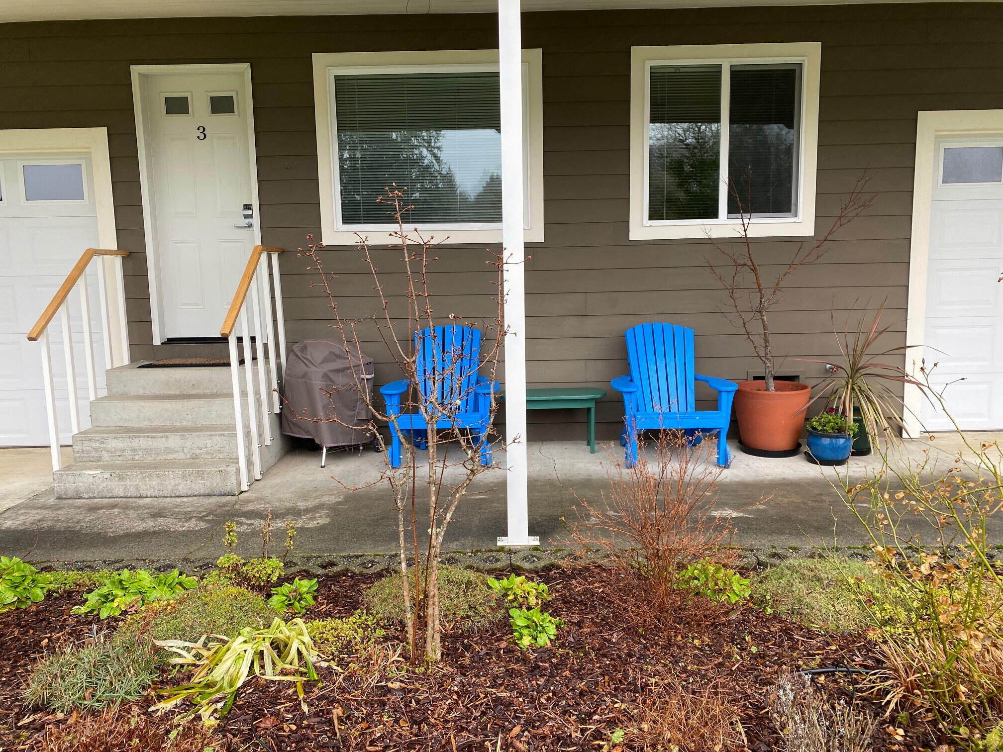 Suite 3 front porch