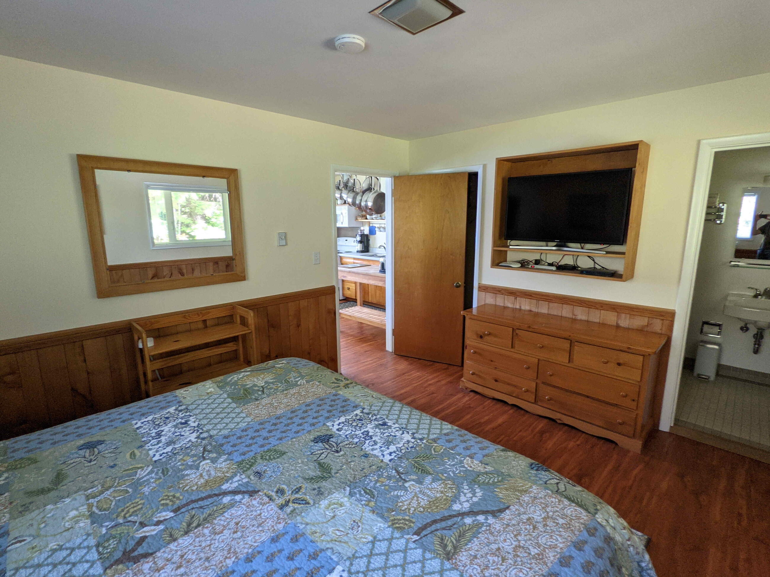 Suite 6 Bedroom
