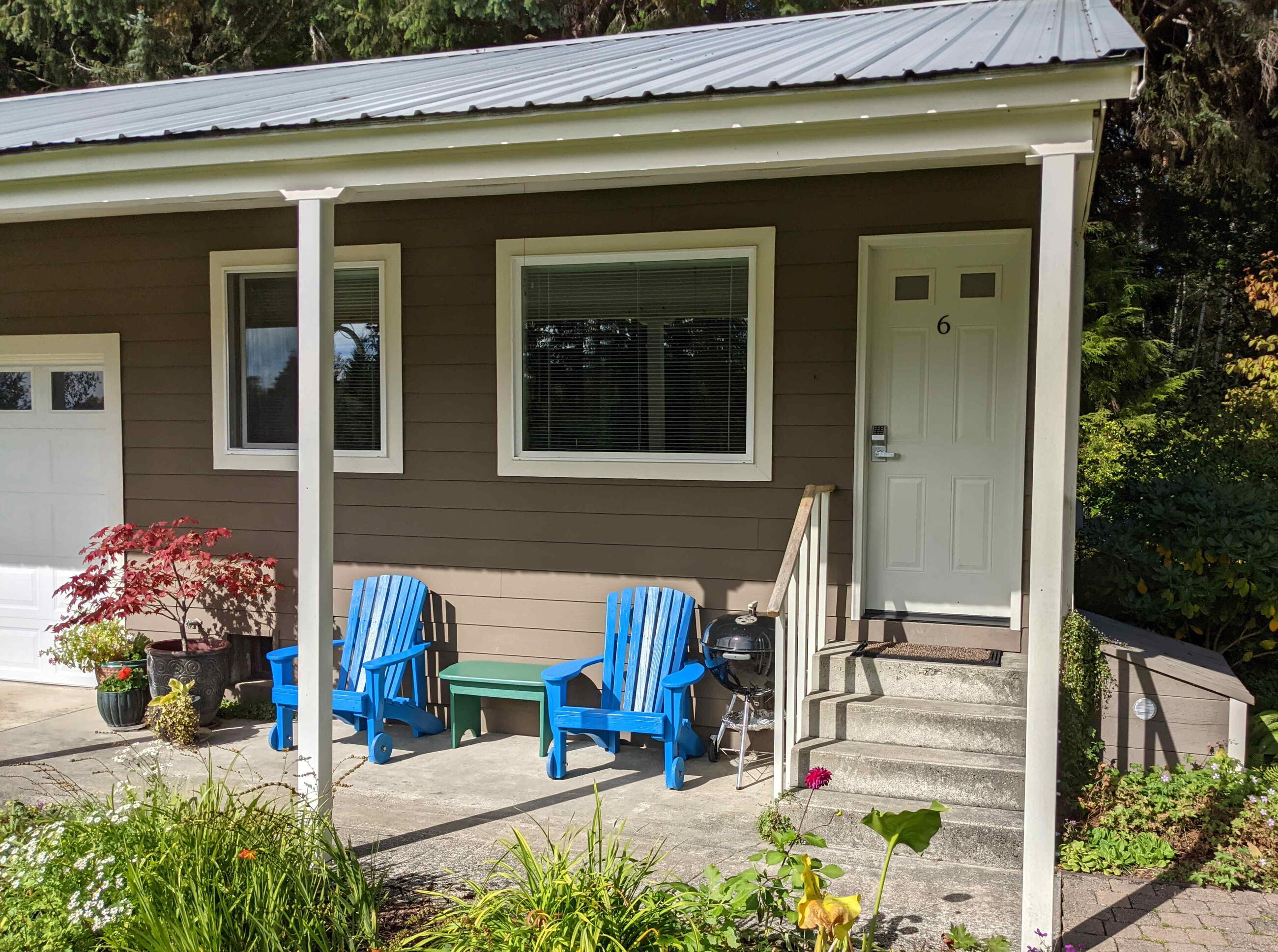 Suite 6 Porch